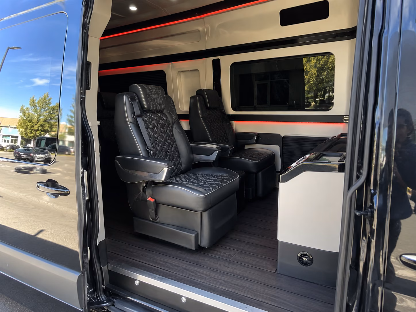 woodbury airport transportation onboard seating